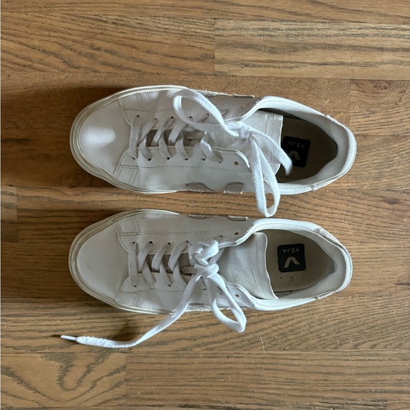 Veja White Leather Sneakers EU 39 - Picture 2 of 4